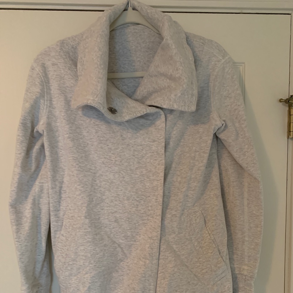 Lululemon lightweight jacket sz 8 light gray